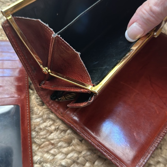 Bosca Brown Leather Wallet with Gold Clasp - Picture 7 of 11